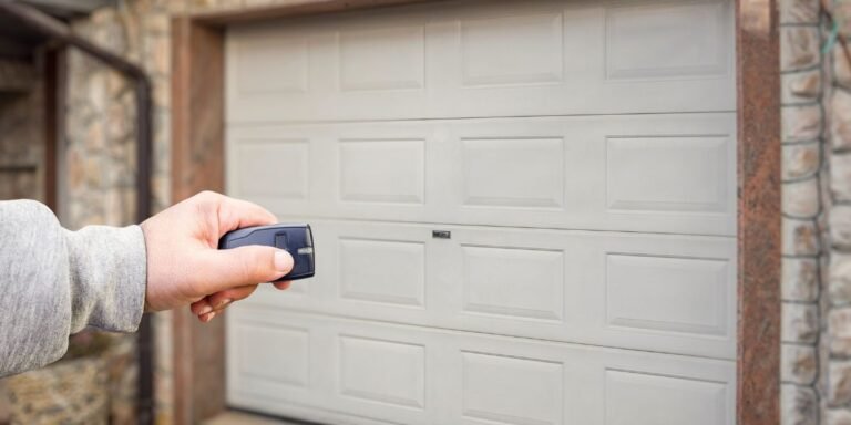 5 Reasons that Your Garage door keypad blinking and won’t open